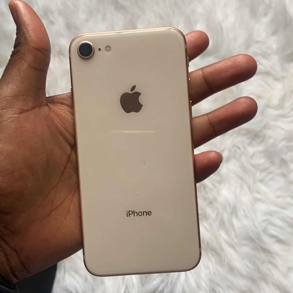 iPhone 6 - Picture 2 of 5